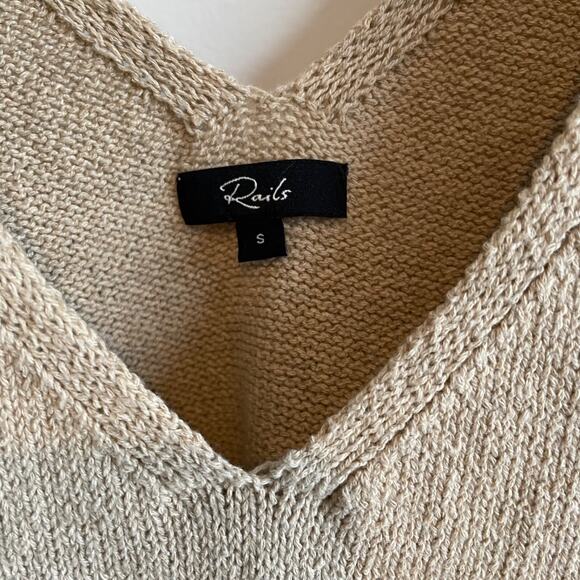 Rails Womens Beige Sleeveless V-Neck Knit Top Size S Minimalist Quiet Luxury - Picture 5 of 7